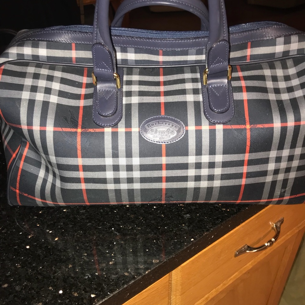 AUTHENTIC / BURBERRY TRAVEL BAG / LIKE NEW